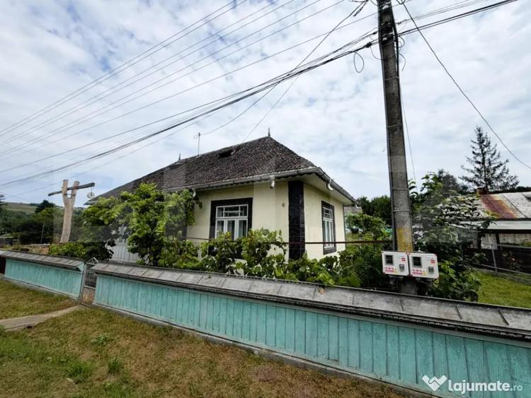 Casă cu 3 camere cu Teren 2900 Mp în Central
