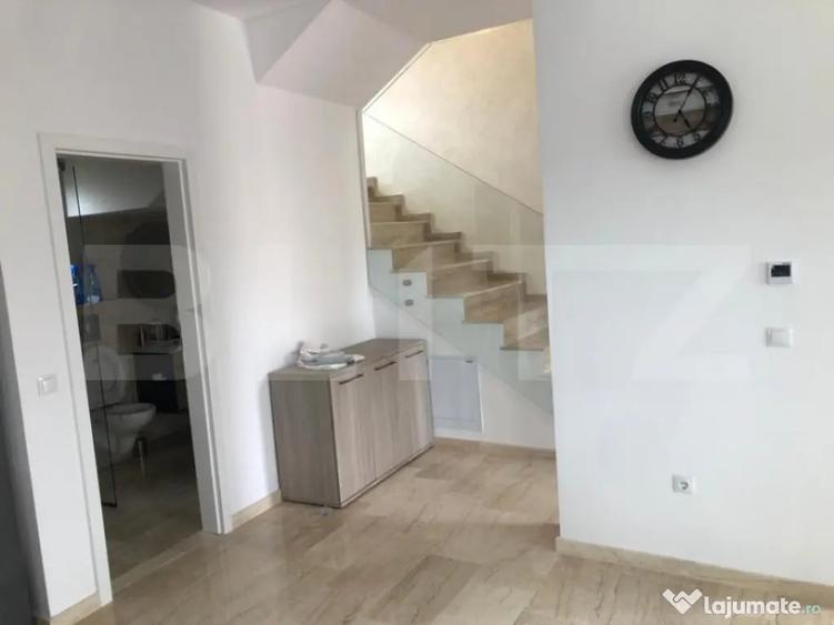 Casă cu 3 camere cu Piscina în Central