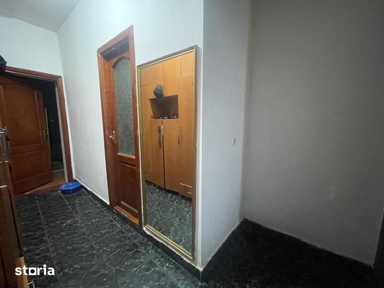 Casă cu 3 camere cu Teren 180 Mp în Calea București