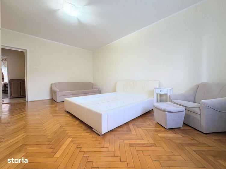 Apartament cu 3 camere decomandat în Medicină