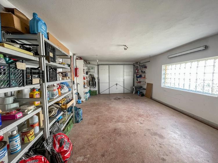 Casă individuală cu 5 camere cu Teren 1700 Mp în Nord-Est