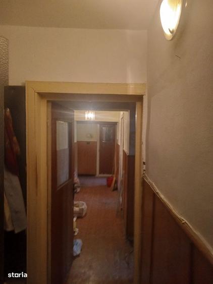 Apartament cu 4 camere decomandat în Central