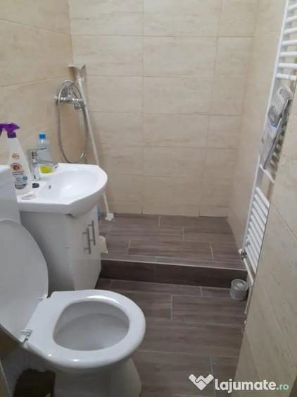 Garsonieră decomandată în Micro 17