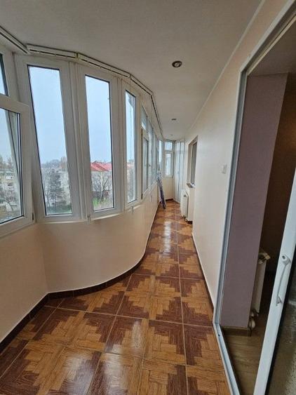 Apartament cu 2 camere decomandat, mobilat în Piața Centrală