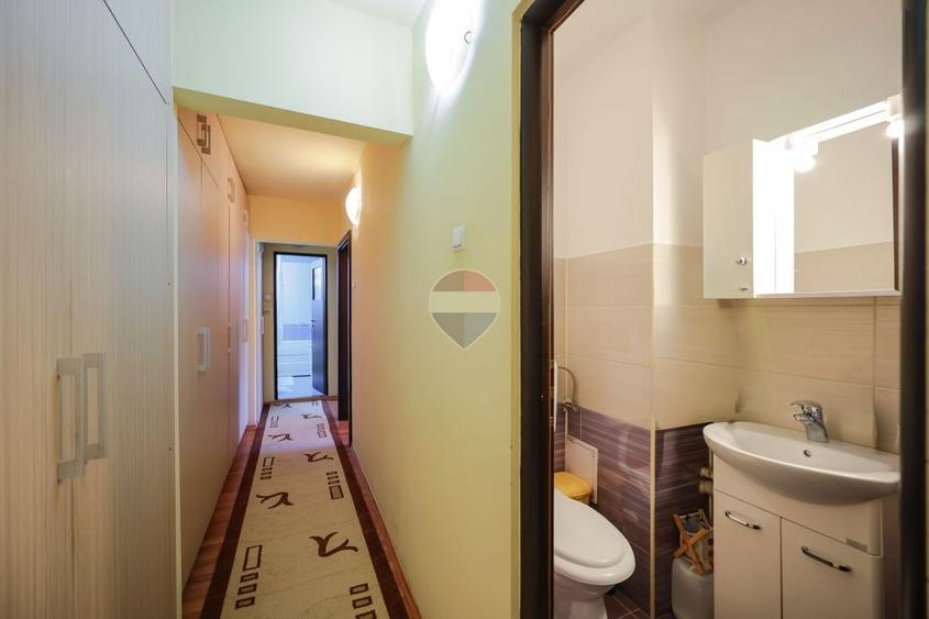 Apartament cu 3 camere decomandat în Rogerius