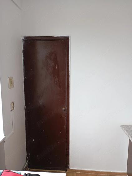 Apartament cu 2 camere decomandat în Tractorul