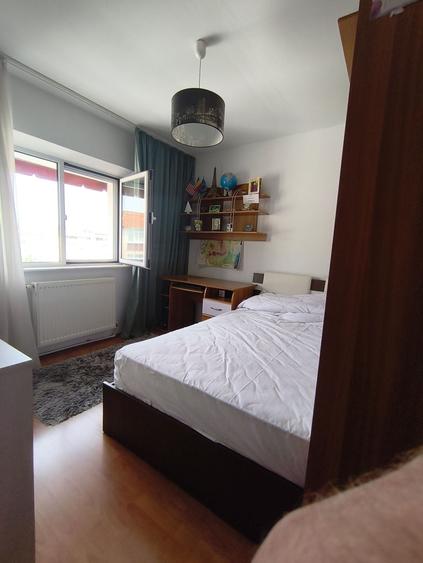 Apartament cu 3 camere decomandat în Central