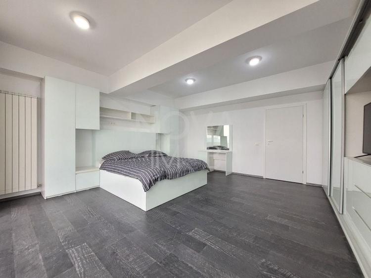 Penthouse cu 4 camere decomandat, mobilat în Mihai Viteazul