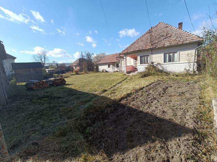 Casă cu 3 camere în Subcetate