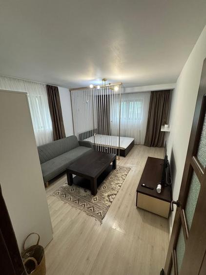 Apartament cu 2 camere decomandat în Regie
