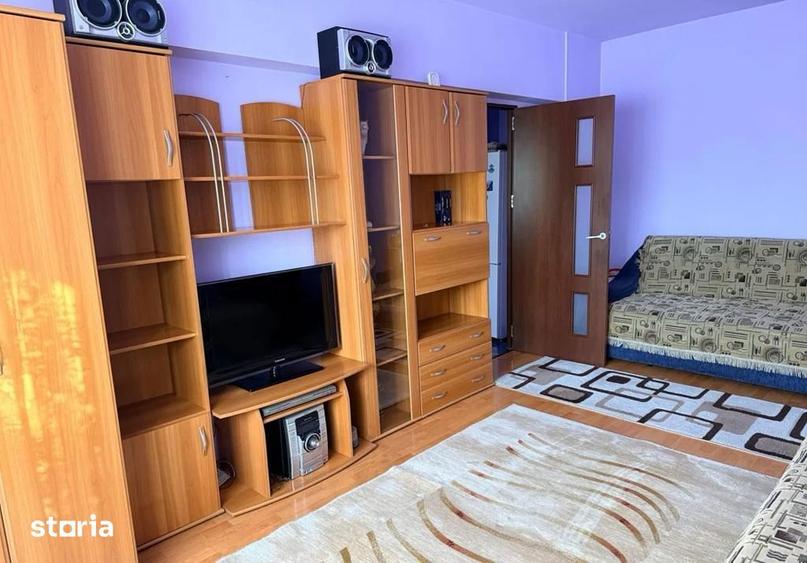 Apartament cu 2 camere semidecomandat în Domnești