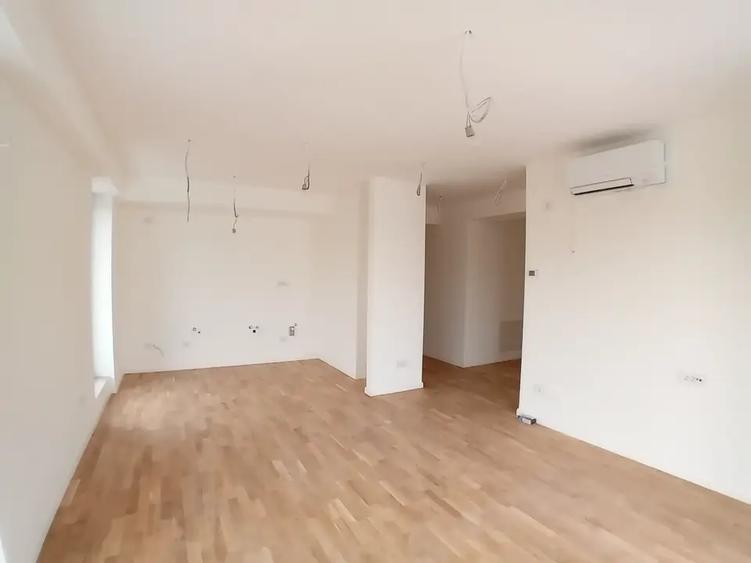 Apartament cu 4 camere decomandat în Unirii