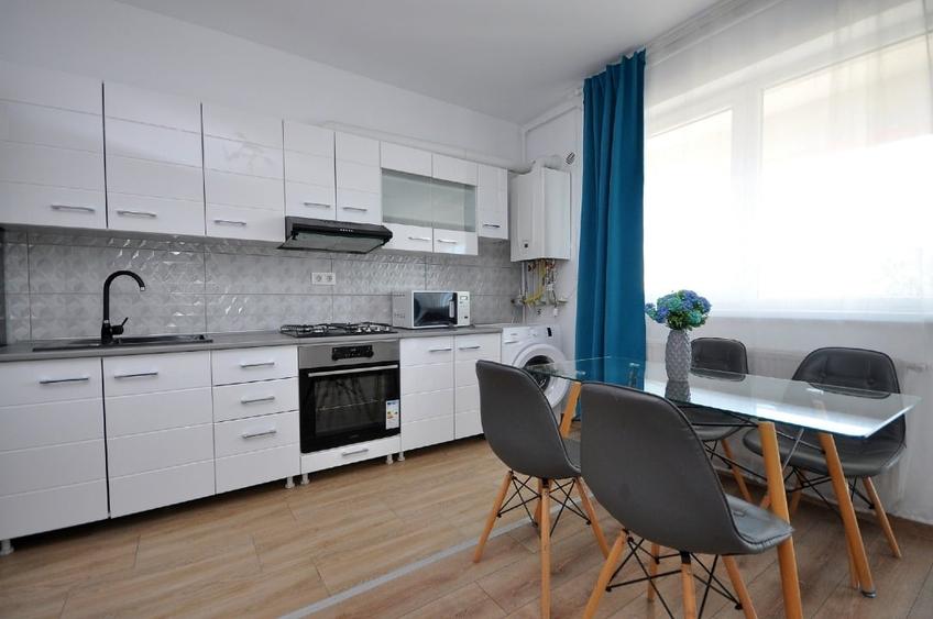 Apartament cu 3 camere decomandat, mobilat în Prelungirea Ghencea