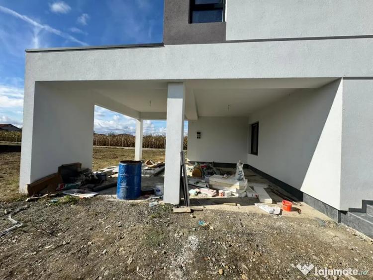 Casă cu 4 camere cu Teren 420 Mp în Săsar
