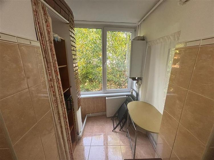 Garsonieră decomandată în Tudor