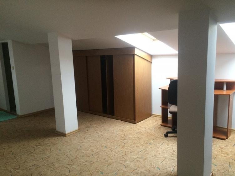 Casă individuală cu 9 camere cu Piscina în Băneasa