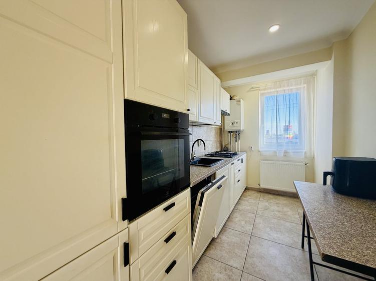 Apartament cu 3 camere decomandat, mobilat în Chiajna