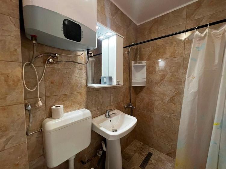 Apartament cu 2 camere decomandat în Intim
