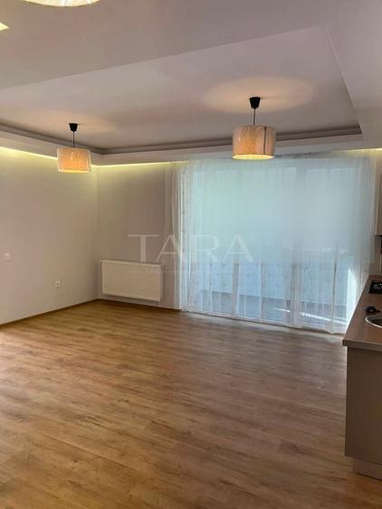 Apartament cu 3 camere semidecomandat în Florești