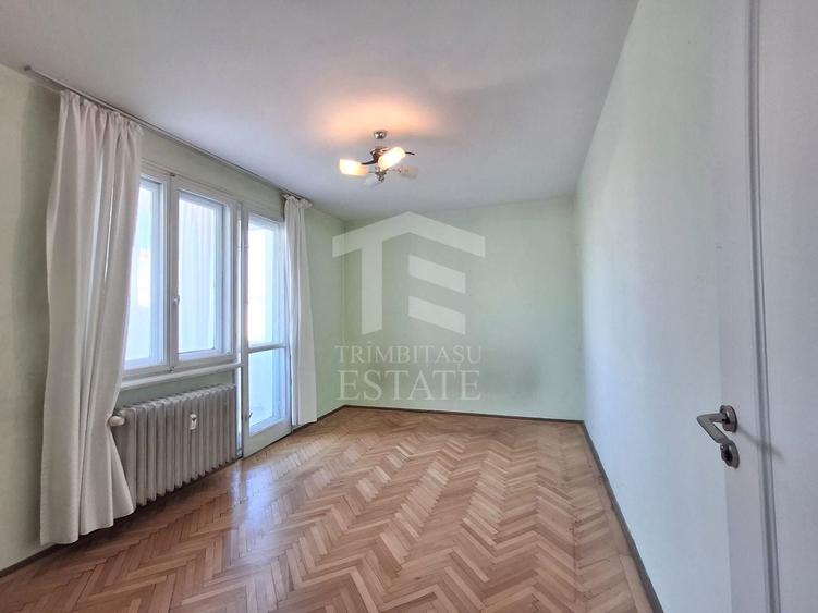 Apartament cu 3 camere semidecomandat, mobilat în Ștefan cel Mare