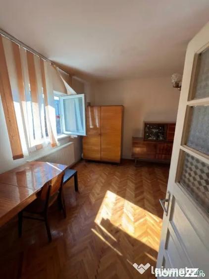 Casă cu 4 camere cu Teren 200 Mp în Central