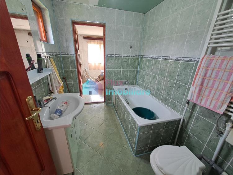 Casă cu 2 camere cu Teren 3743 Mp în Mălini