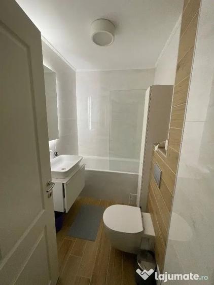 Apartament cu 2 camere decomandat în 13 Septembrie