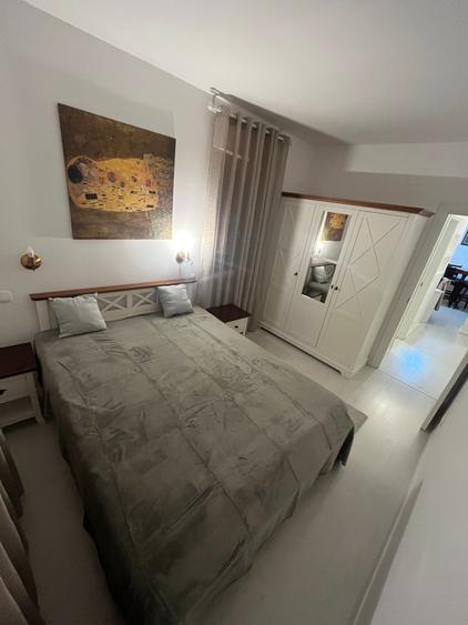 Apartament cu 3 camere decomandat în Mihai Bravu