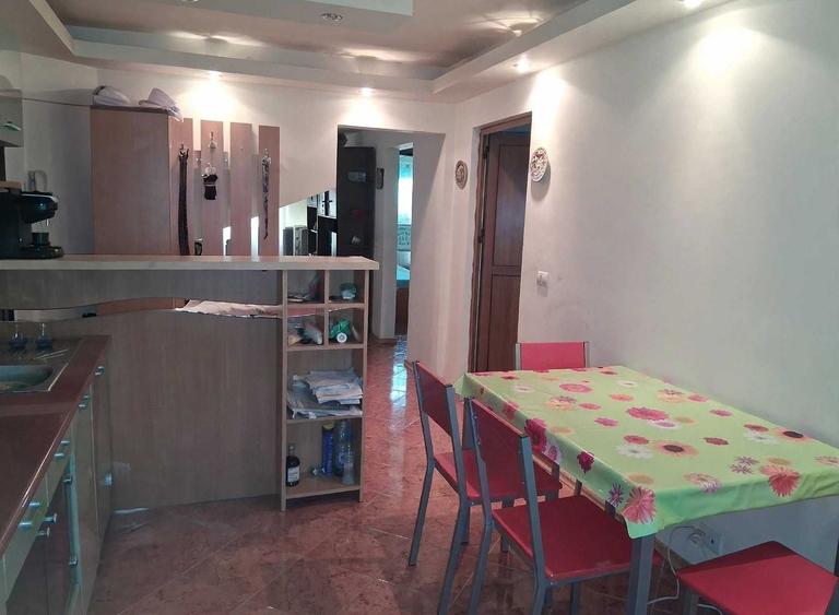 Apartament cu 3 camere decomandat în Tineretului
