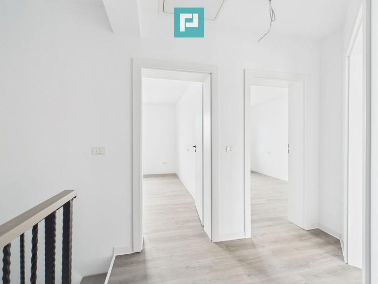 Duplex cu 4 camere cu Canalizare în Utvin