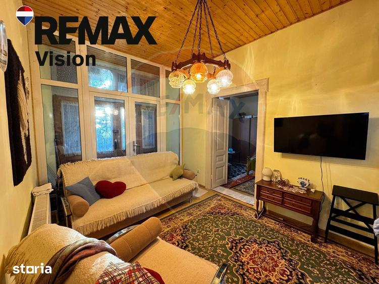 Casă cu 5 camere cu Teren 9500 Mp în Catane