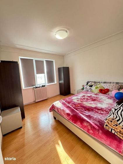 Apartament cu 3 camere decomandat în Alexandru cel Bun