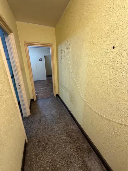 Apartament cu 3 camere semidecomandat în Calea București