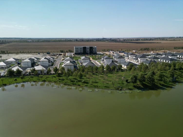 Apartament cu 3 camere decomandat în Albert