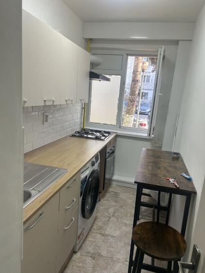 Apartament cu 3 camere în Ostroveni