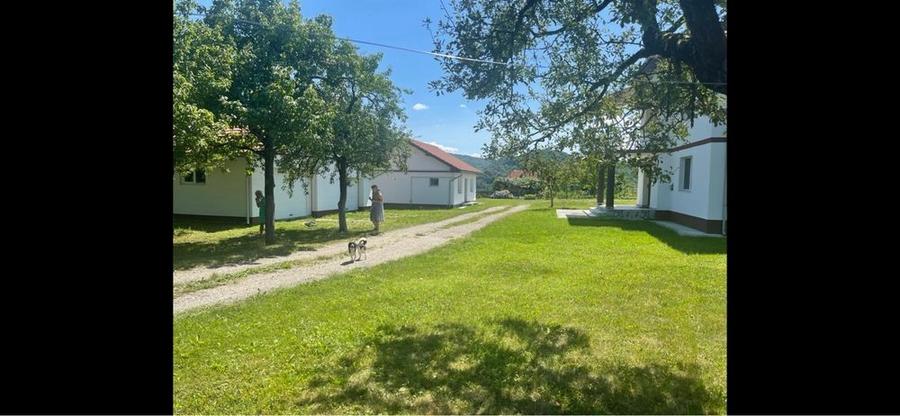 Casă cu 4 camere cu Teren 500 Mp în Remecioara
