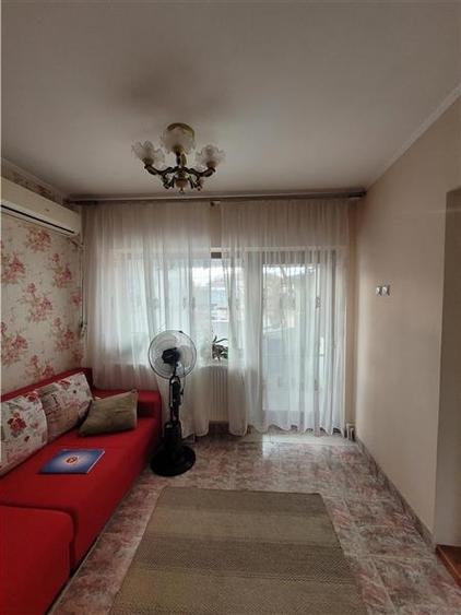 Casă individuală cu 6 camere cu Teren 119 Mp în Central