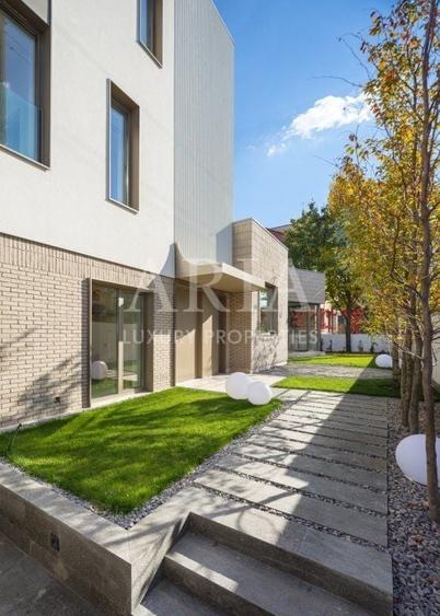 Casă individuală cu 7 camere cu Piscina în Pipera