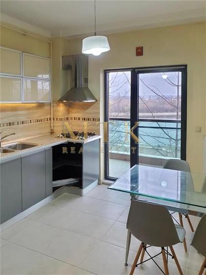 Apartament cu 4 camere decomandat, mobilat în Tei