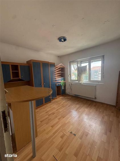 Apartament cu 2 camere decomandat în Decebal