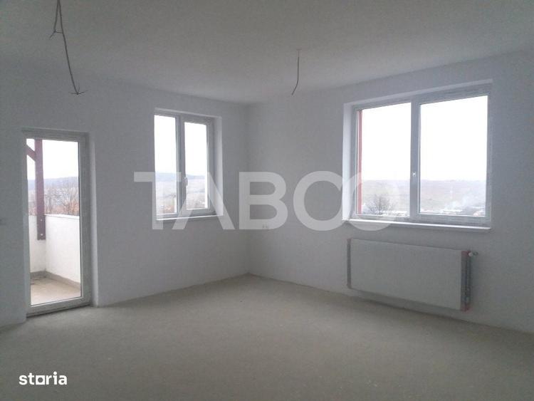 Apartament cu 3 camere decomandat în Central — fotografia 1