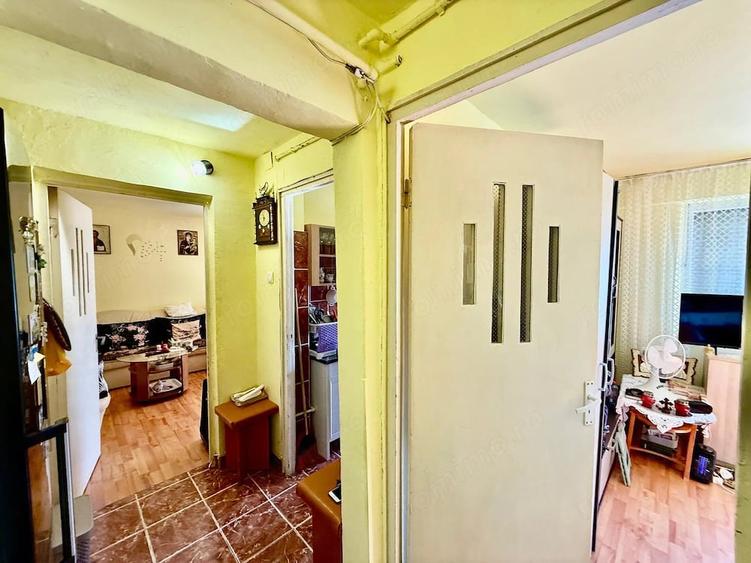 Apartament cu 2 camere decomandat în Micro 15
