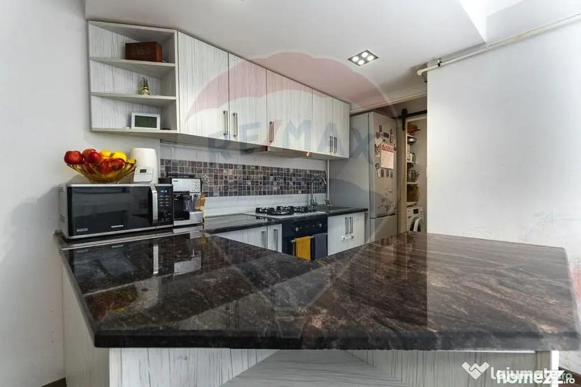 Apartament cu 3 camere nedecomandat în Schei