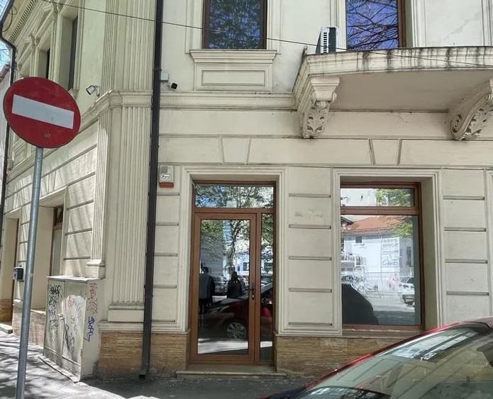Spațiu comercial, de 70 mp, în Central