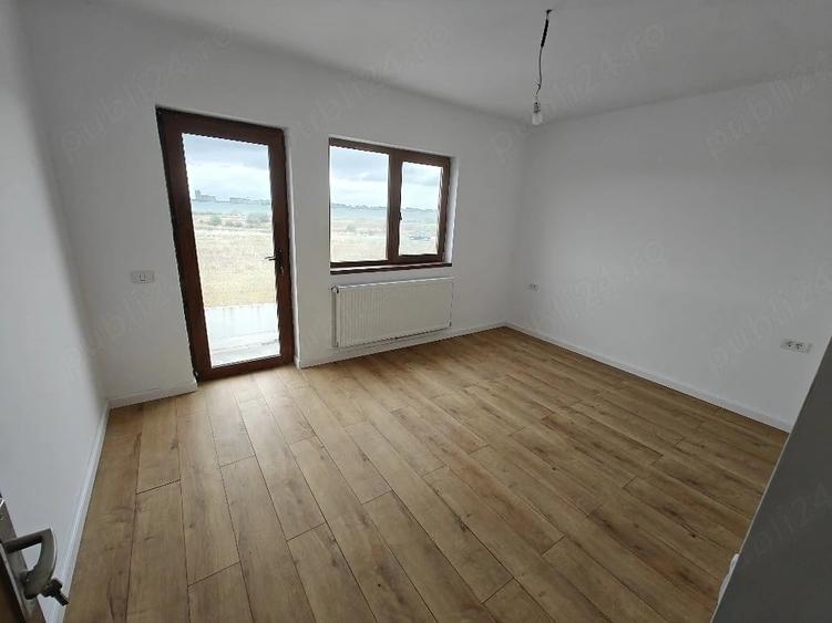 Casă cu Teren 200 Mp în Peninsula