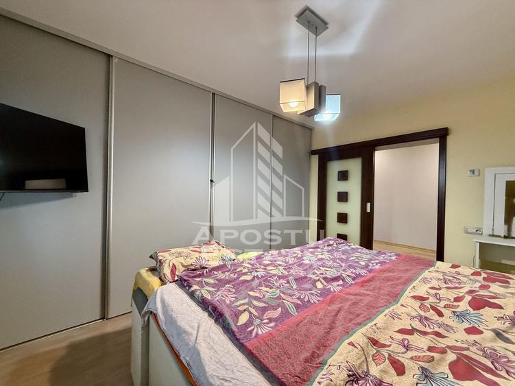 Apartament cu 3 camere decomandat, mobilat în Lunei