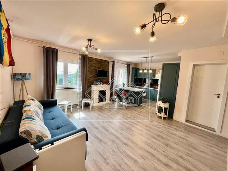 Apartament cu 4 camere decomandat în Vasile Aaron
