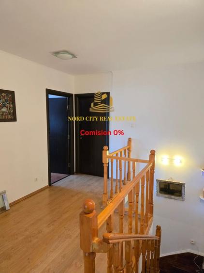 Casă individuală cu 4 camere cu Canalizare în 1 Decembrie