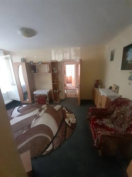 Apartament cu 3 camere semidecomandat în Tomis Nord