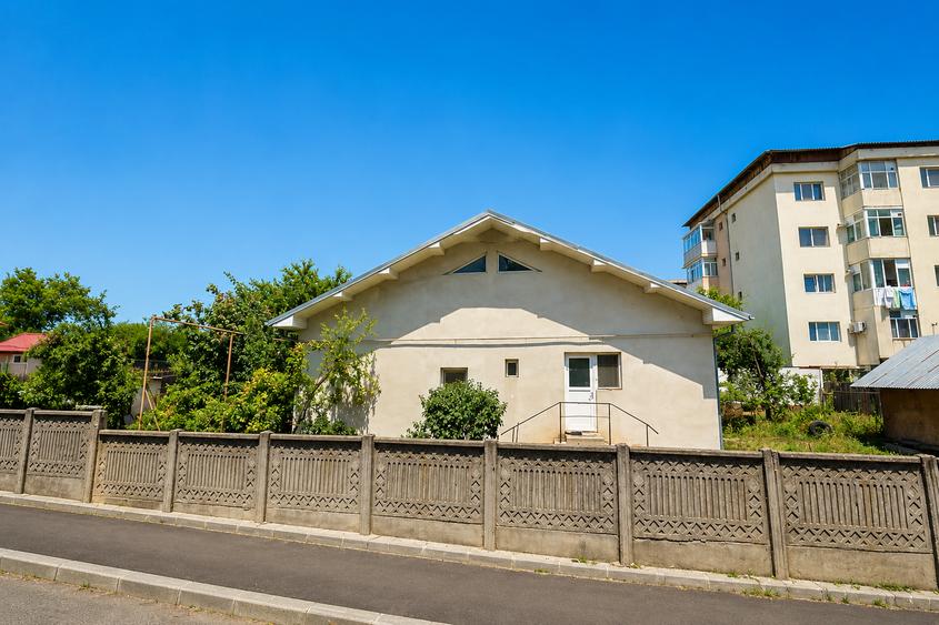 Casă individuală cu 5 camere cu Canalizare în Drăgășani